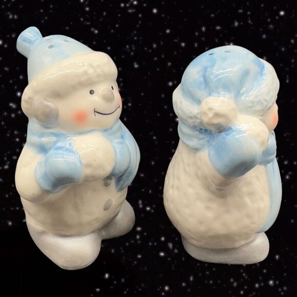 Ceramic Salt and Pepper Shaker Set 2 pcs Christmas Snowman Wearing Clothes 4”T - Picture 4 of 8